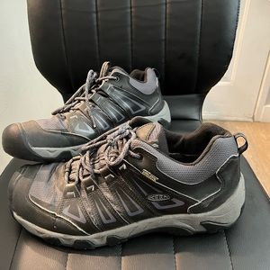 KEEN Men's Oakridge Waterproof Shoe Hiking Trail Shoe US 13  1015313